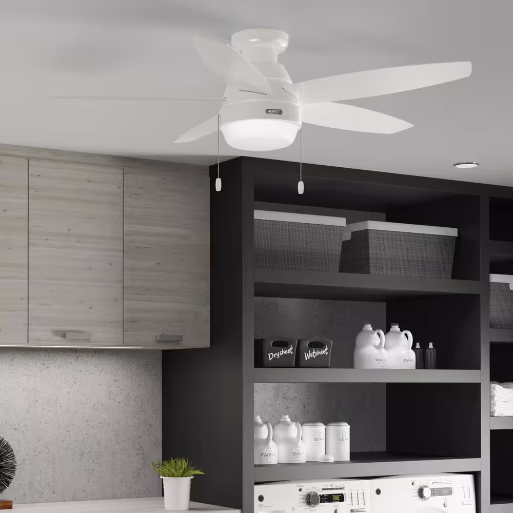 Hunter Lilliana 52 in. Indoor Fresh White Ceiling Fan with Light Kit Included